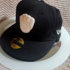 Milwaukee Brewers Fitted Baseball Cap